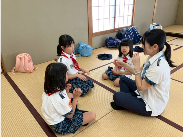 ブラウニーは歌を覚えることから