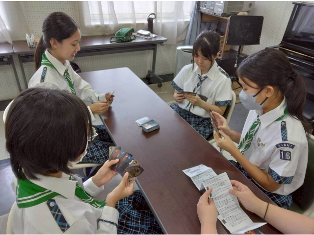 休憩中にUNOで遊びました