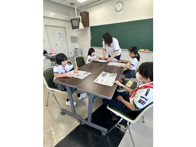 新聞紙で袋を作ります