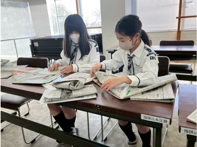 新聞紙でお皿を作りました
