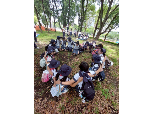 文字をつなげてはいポーズ