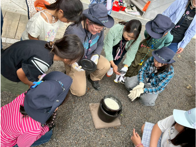 炊き上げ、蒸らしてピカピカ上手に炊けました！