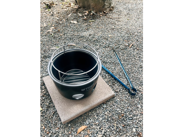 火を扱うので、安全な場所を確保します