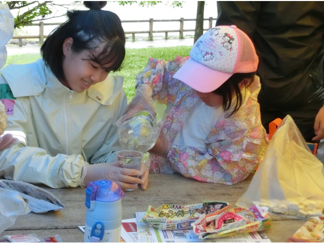 スカウトと協力して調理開始です