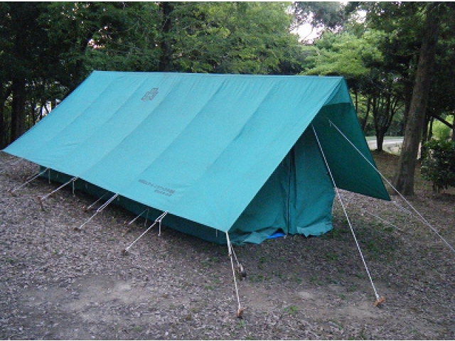 ジュニアの立てたテント