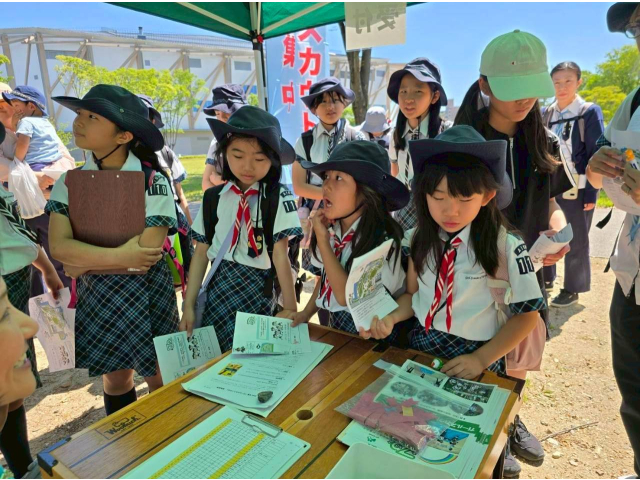 集会の持ち物準備、じぶんのことはじぶんでやろう！アイテムカードを使ったゲームでキャンプの場面に応じた持ち物を準備しました。